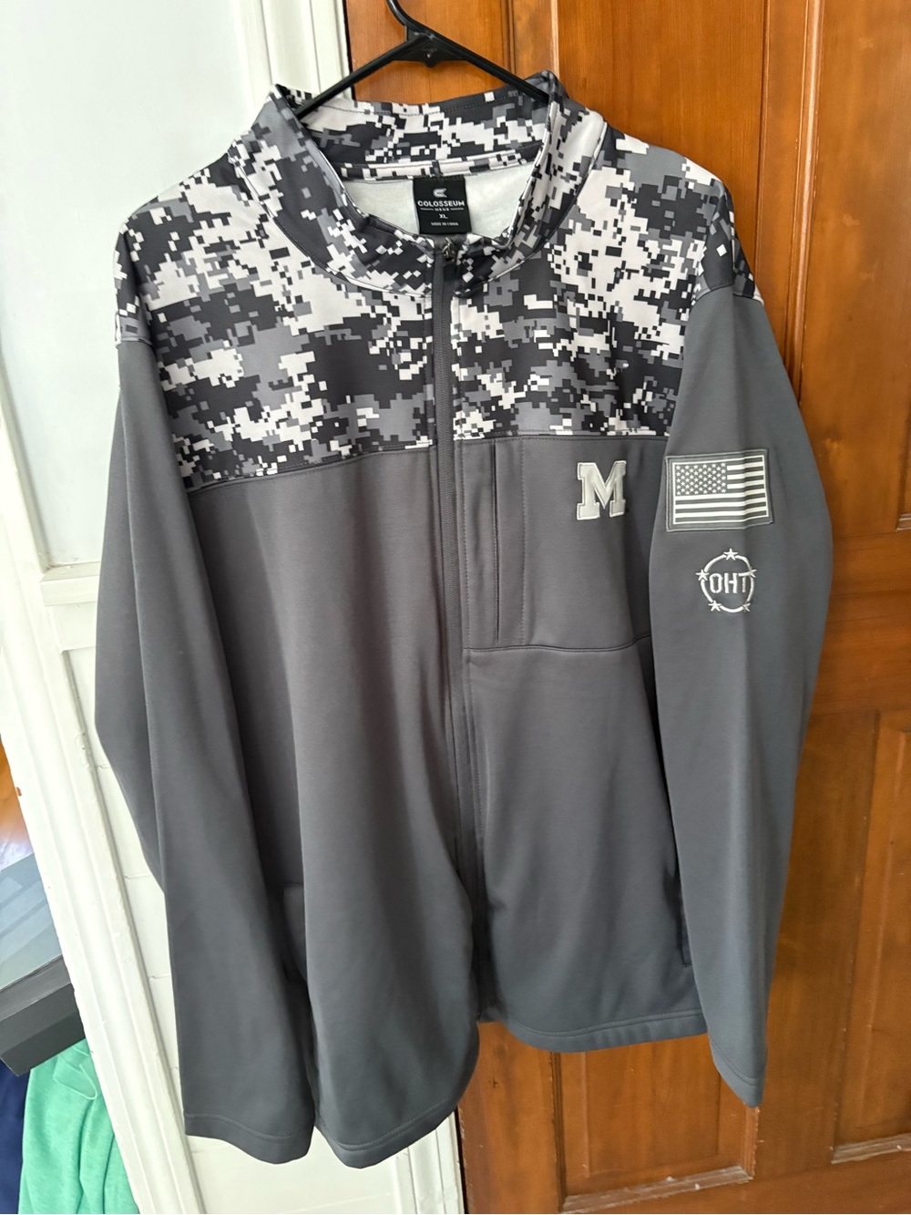 College: Michigan Colosseum Men’s Gray Digital Camo Zip Jacket